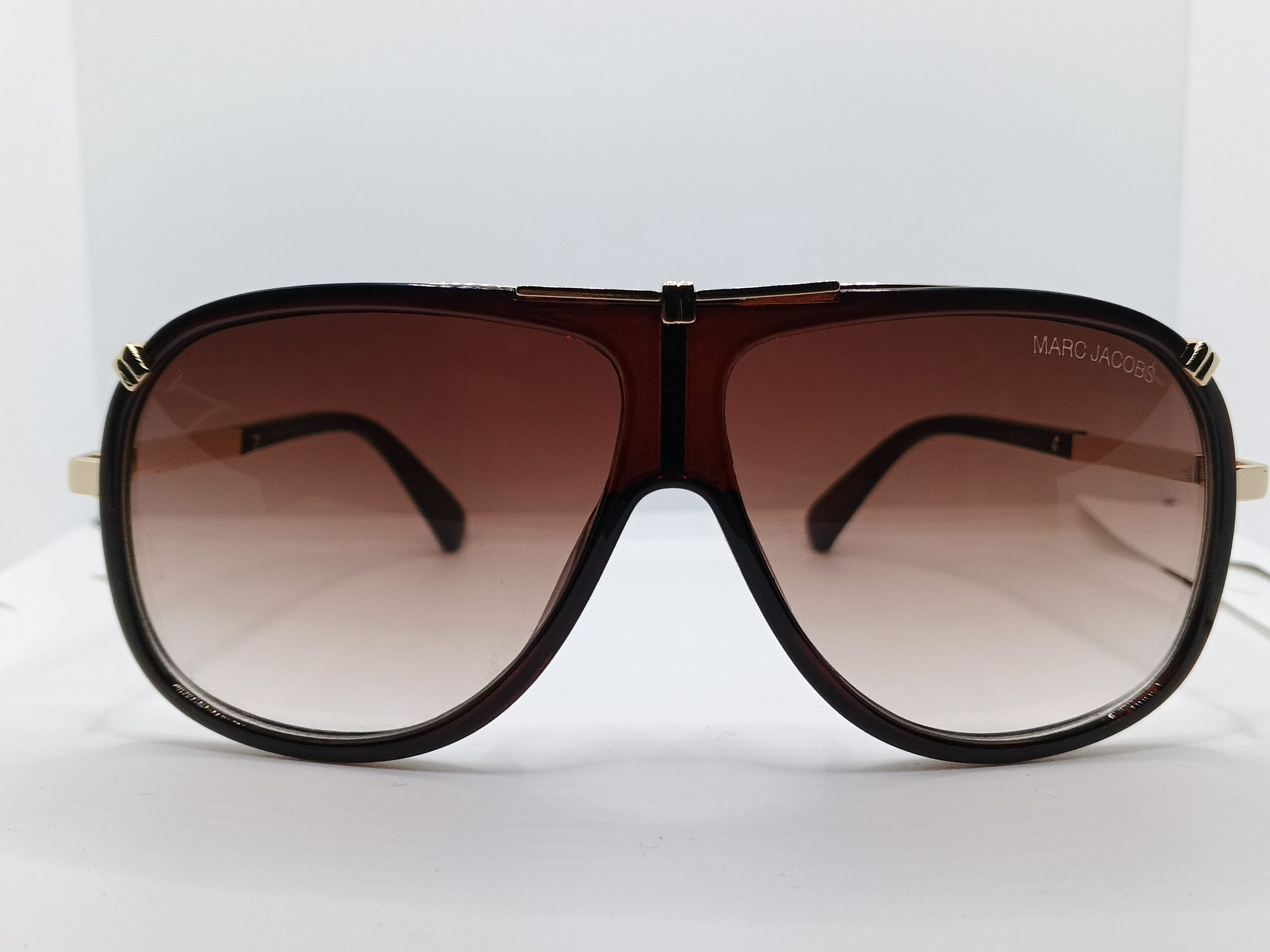 MARC JACOBS MJ305